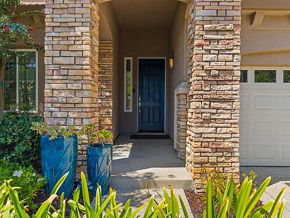 3rd image of 8033 Marigola Dr