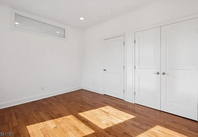 915 Main St #2R — Photo 11