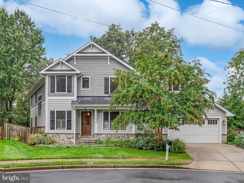 1st image of 904 Dale Ct SE
