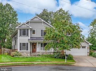 904 Dale Ct SE, Vienna, VA 22180
