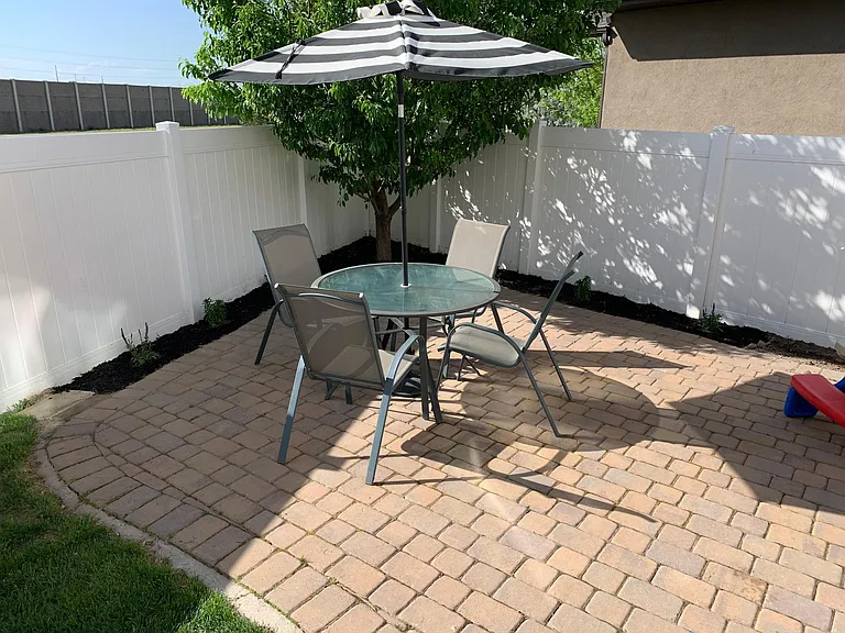 1043 N 740 W — Photo 17