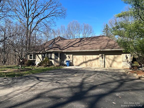 4th image of 4824 Oak Hollow Ct