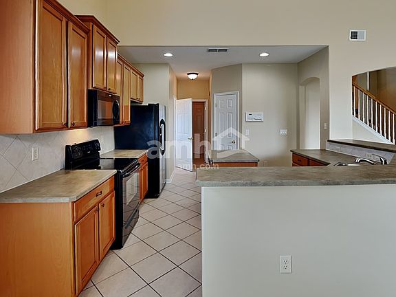 3rd image of 2525 Willow Creek Dr