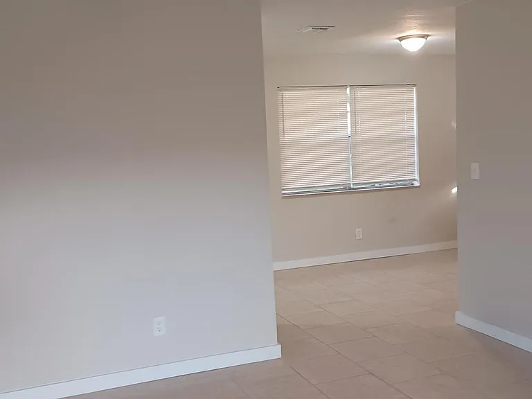1428 SW 33rd St — Photo 7