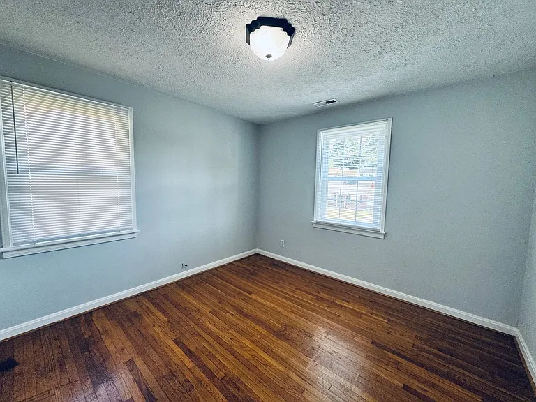1307 Fort Manor Dr — Photo 6