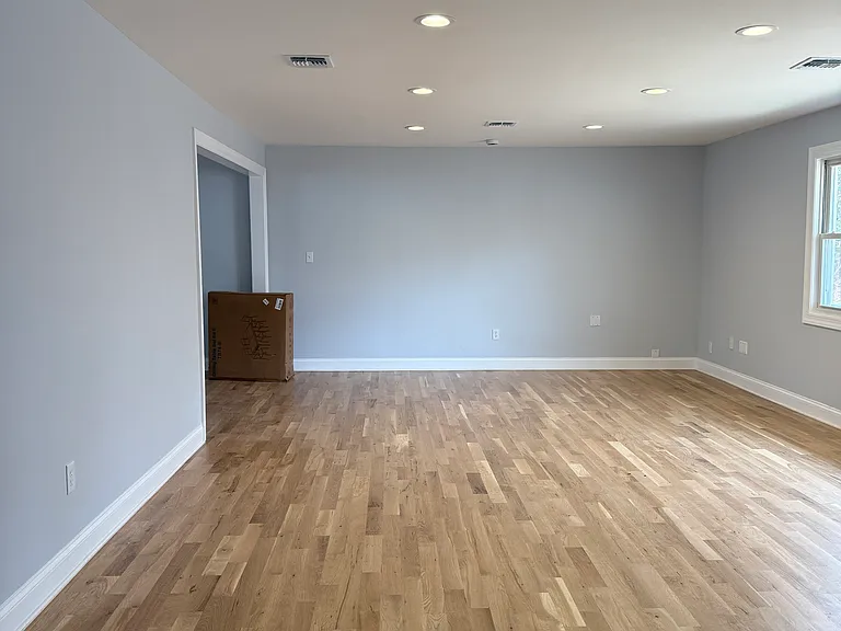 165 Lynbrook Dr — Photo 14