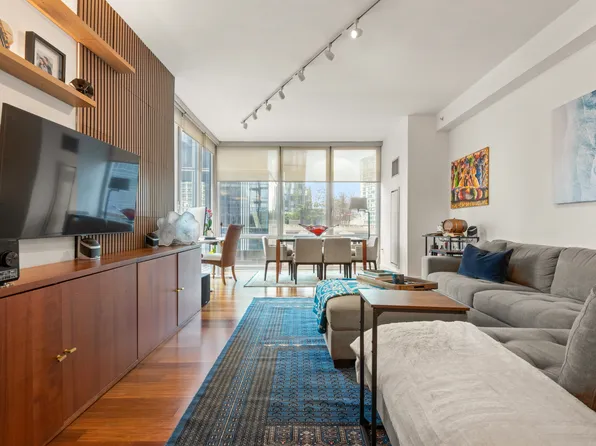 10 West End Avenue image 1 of 19