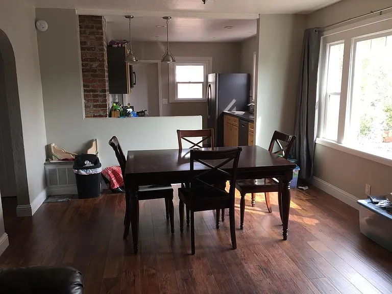 dining area looking toward kitchen