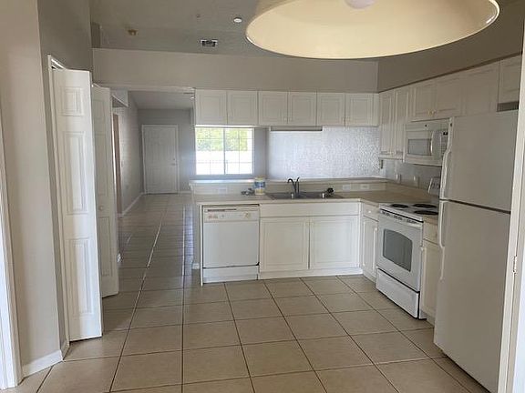 5th image of 26700 Rosewood Pointe Dr Unit 202