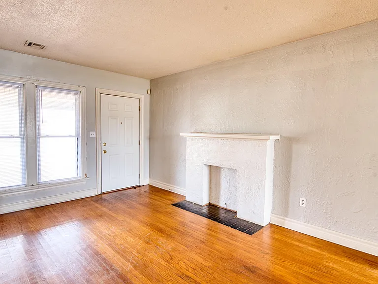 1132 N Saint Clair Ave — Photo 7