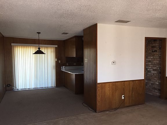 5th image of 810 Laurence Dr