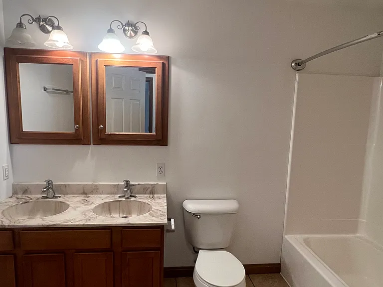 535 2nd St #4 — Photo 9