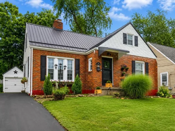 904 Plymouth Ln, Ellwood City, PA 16117