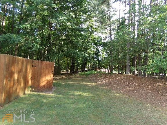 3rd image of 115 Thickett Ct