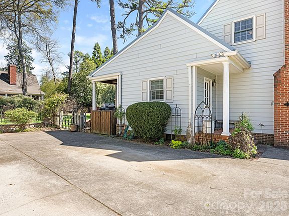 5th image of 3021 Crosby Rd