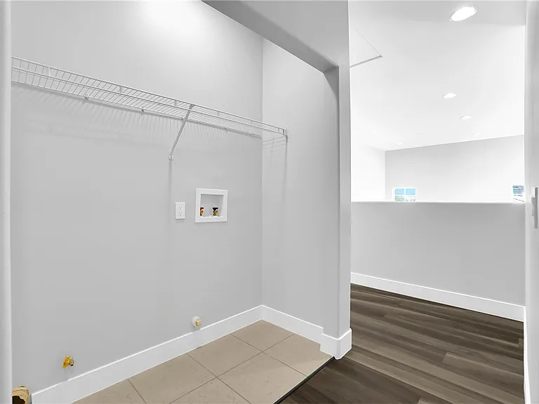 2141 E Nugent St — Photo 28