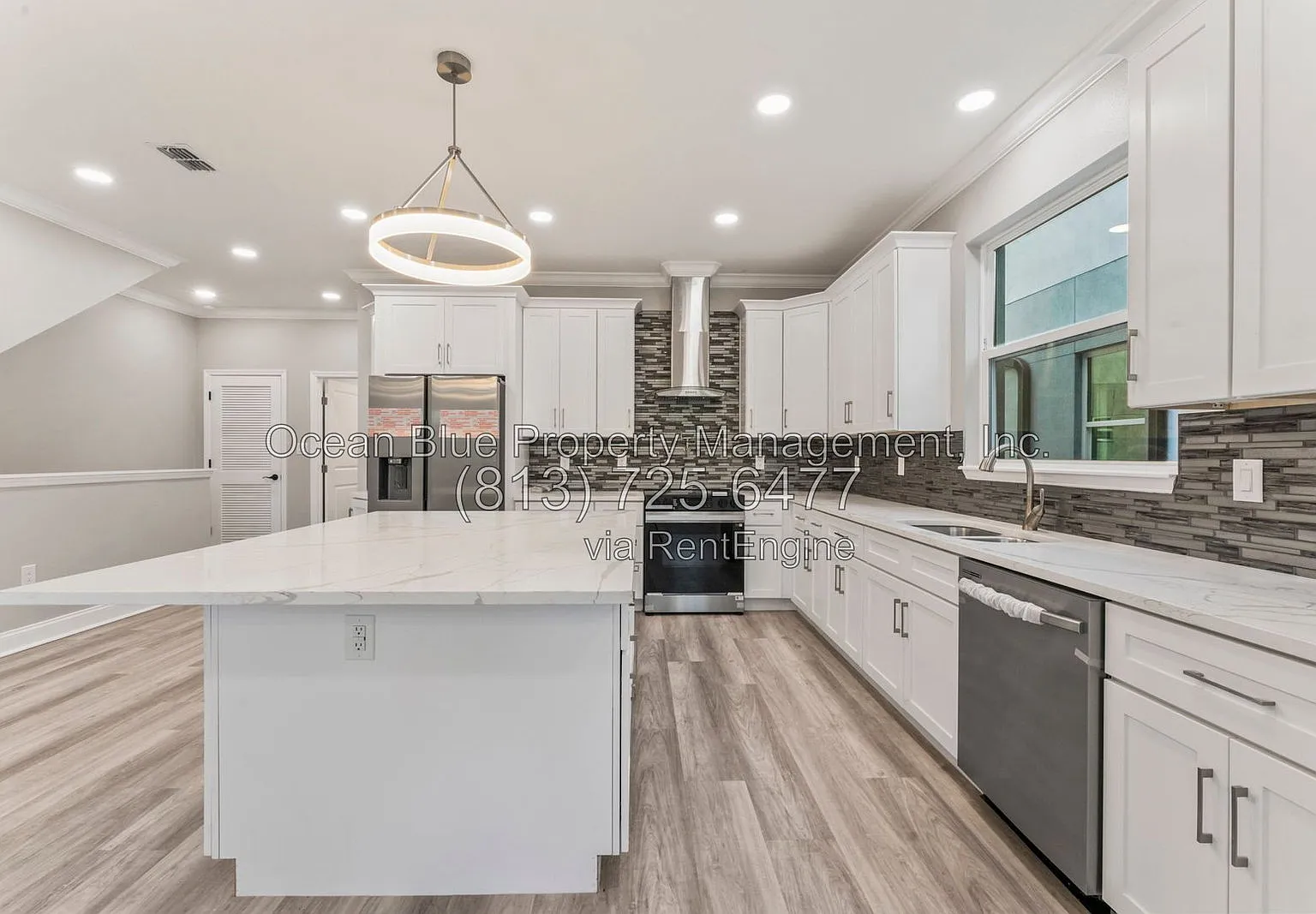 3 bed, 3.5 bath, 2400 sqft, $3,495 — Photo 4