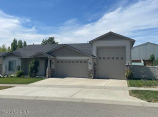 3191 N Sherwood Dr, Coeur D Alene, ID 83815