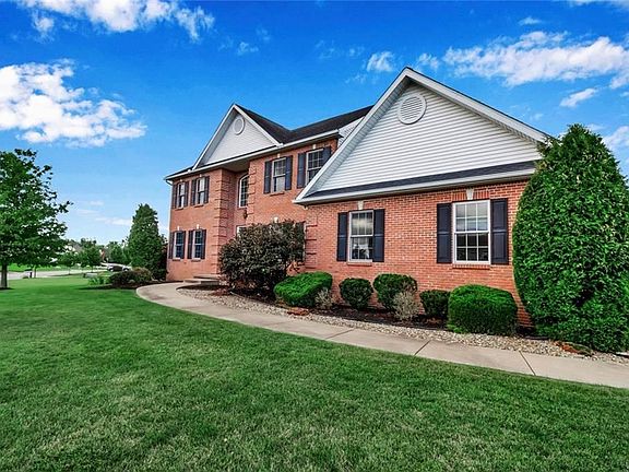 2nd image of 8899 Lake Glen Ct