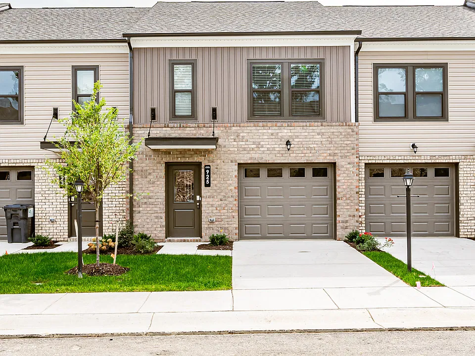 925 Encore Autumn Ln