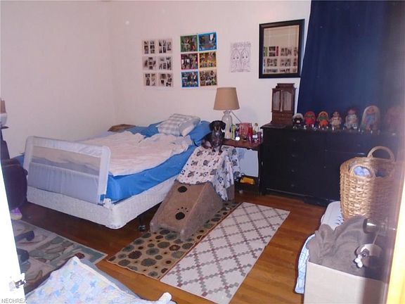 3rd image of 6818 Pelham Dr