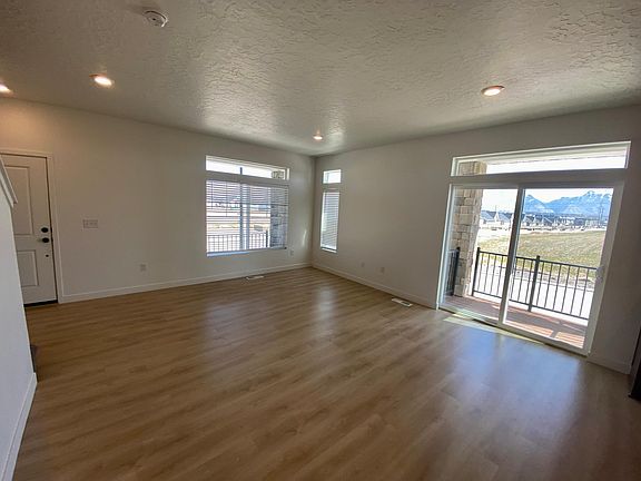 4th image of 4248 W Dixon Way
