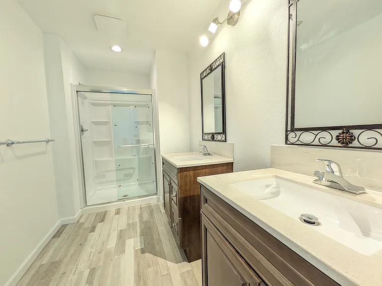 585 Hildale Cir — Photo 16