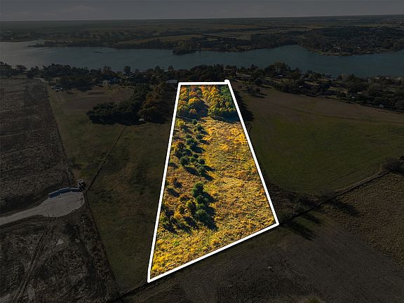 2nd image of Lakeshore Dr