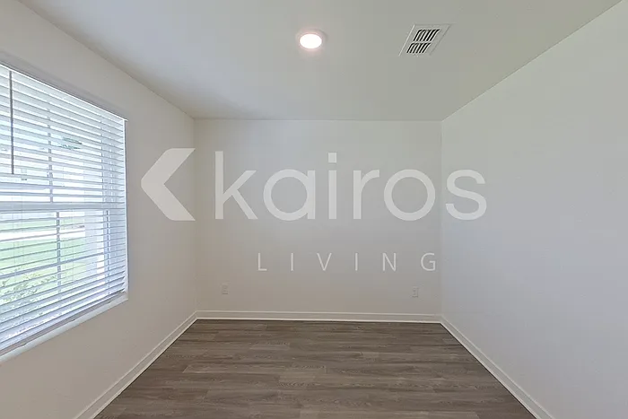 152 George Oxford Dr — Photo 2