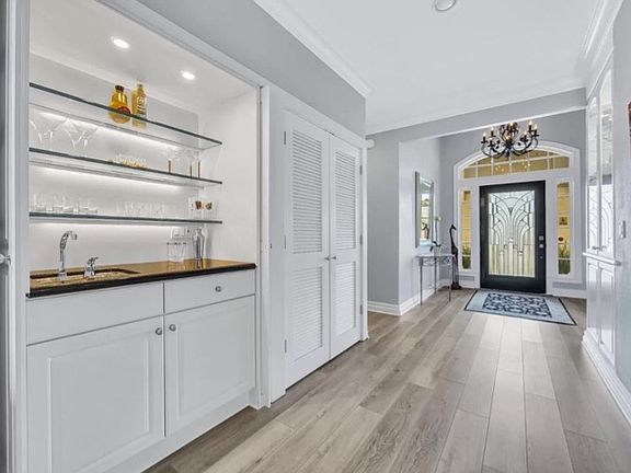 Entry and hosting area