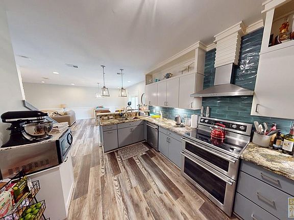 4th image of 200 W Mesquite St #5