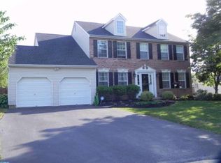 6005 Split Log Dr, Pipersville, PA 18947