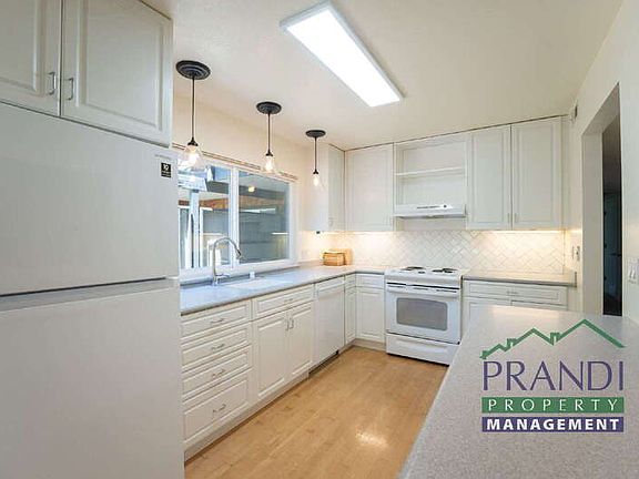 3rd image of 137 Pixley Ave