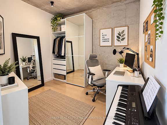 3rd image of 111 Bathurst St #1003