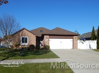 53759 Heritage Ln, New Baltimore, MI
