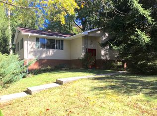 131 Pine Tree Ln, Morgantown, WV 26508