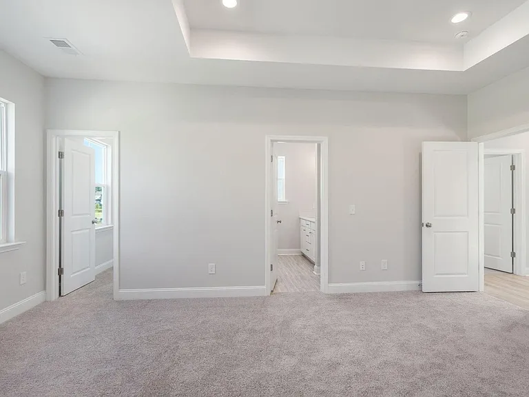 102 Hawthorne Landing Dr — Photo 12