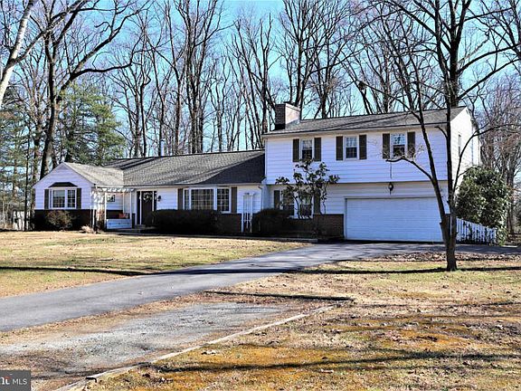 2nd image of 1318 Crestmont Dr