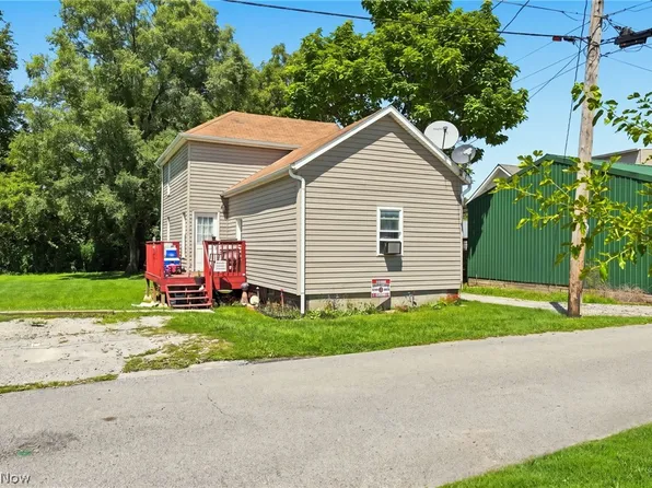 129 King Ave, Lore City, OH 43755