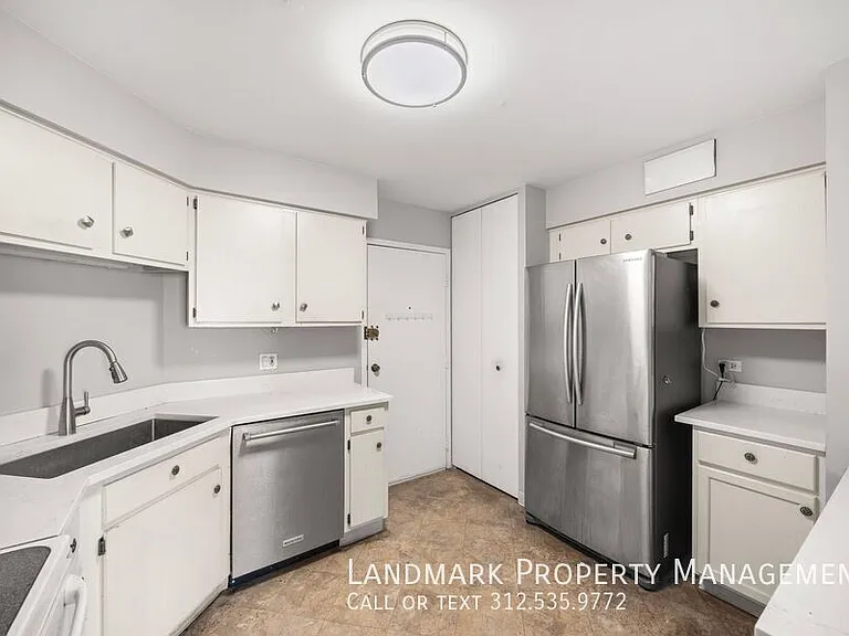 6033 N Sheridan Rd #35D — Photo 3