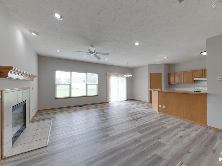511 N Bristol Ct #A — Photo 2