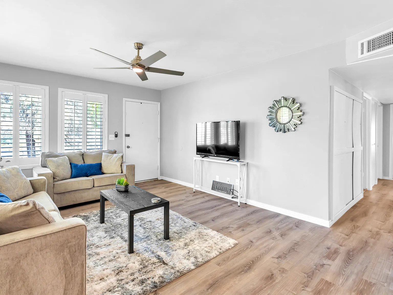 3 bed, 1115 sqft, $2,200 — Photo 2