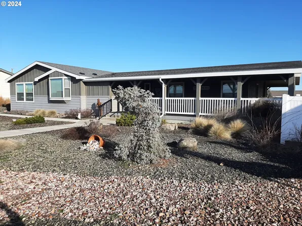 3126 SW Terrace Dr, Pendleton, OR 97801