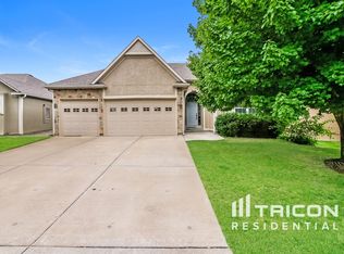 1446 Brompton Ln, Raymore, MO 64083
