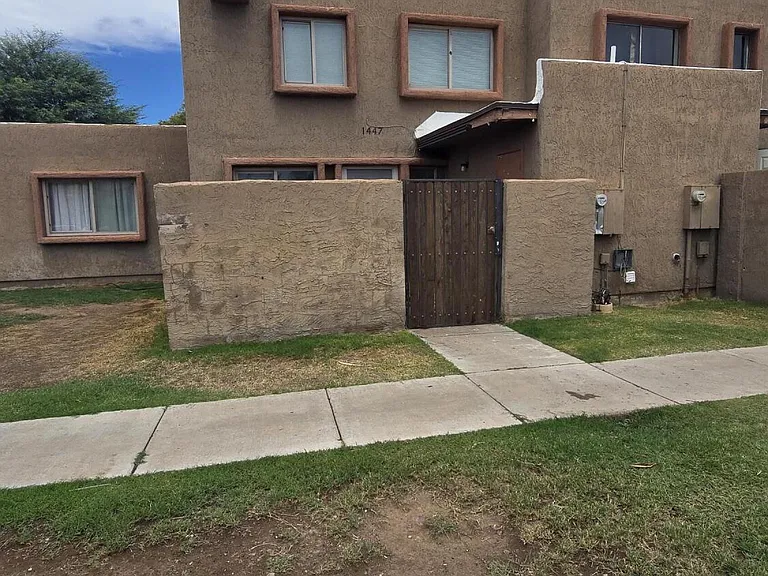 1447 N 53rd Dr — Photo 29