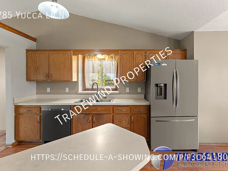 5785 Yucca Ln N — Photo 4
