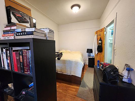 4th image of 5124 9th Ave #3R