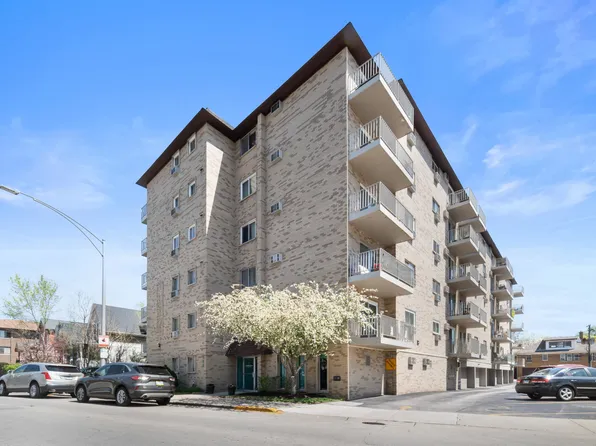 300 Circle Ave APT 3A, Forest Park, IL 60130