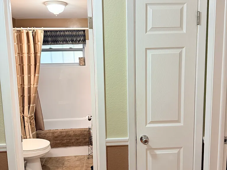 4923 Genesis Ave — Photo 28