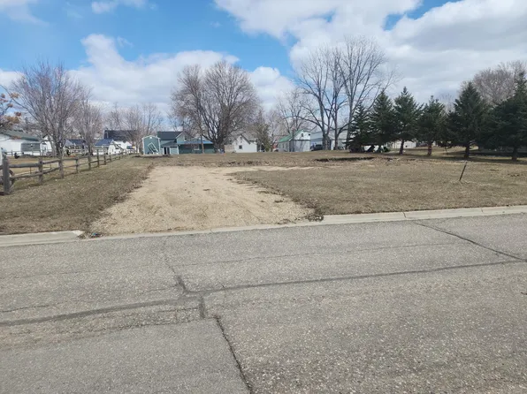 Poplar Ave, Lowry, MN 56349